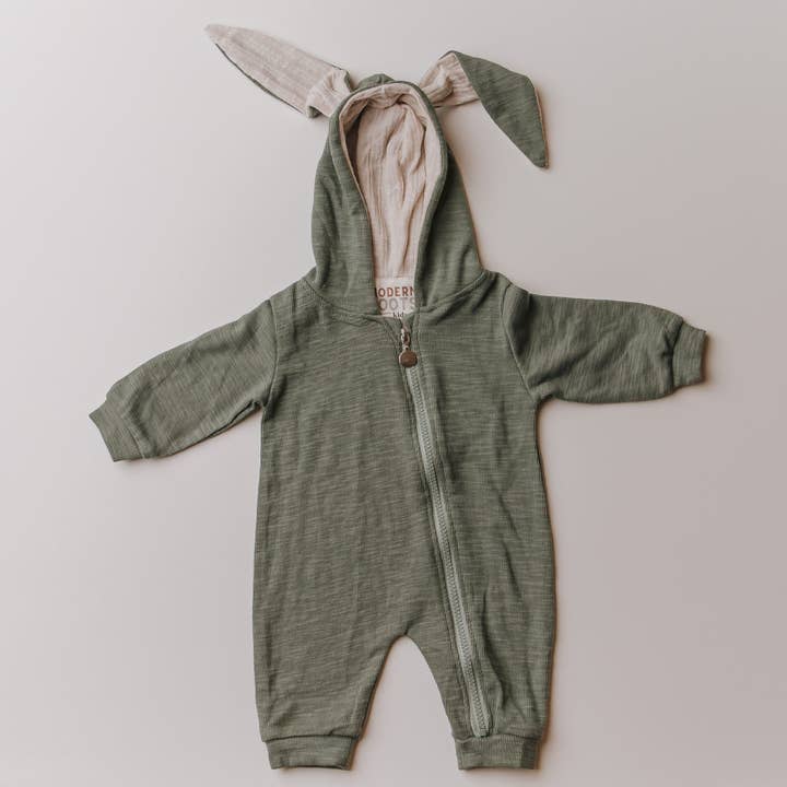 Bunny Zip Romper | VAREN voor wholesale door Modern Roots Kids Co.