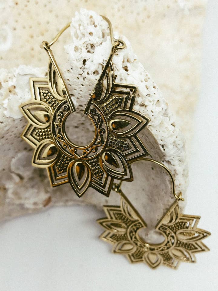 Orecchini a cerchio Arka per la vendita all'ingrosso da parte di ZEBA