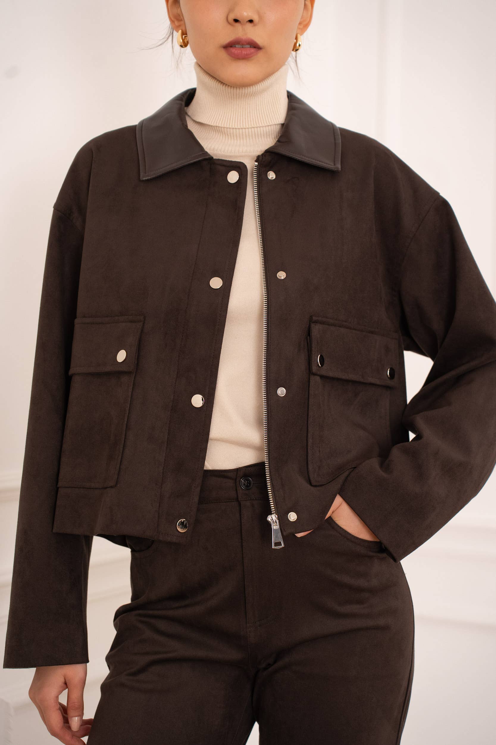 Attentif Paris - Wholesale Jacket - Women's - Short suede jacket with contrasting faux leather collar30