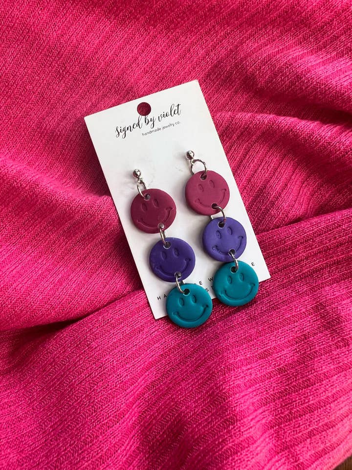 Lilla Smiley ansigt øreringe for engroshandel hos Signed by Violet