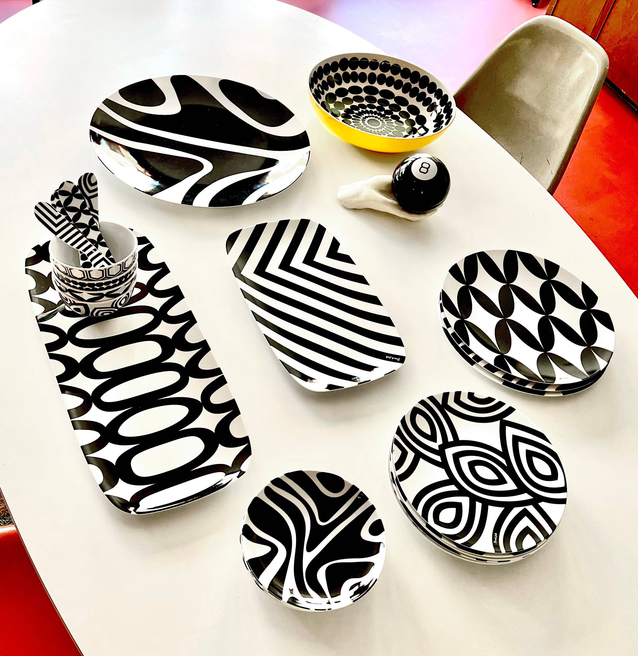 French Bull - Wholesale Platter - Black & White 15.5" Round Platter6