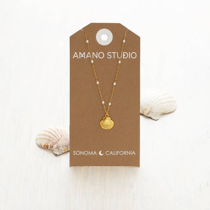 Amano Studio - Wholesale Pendant/Charm Necklace - Scallop Shell and Pearl Station Chain Necklace