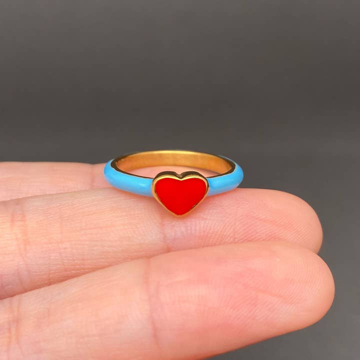 Anello in Acciaio Inossidabile Placcato Oro 18K con Cuore in Smalto - FGS per la vendita all'ingrosso da parte di Mio Queena