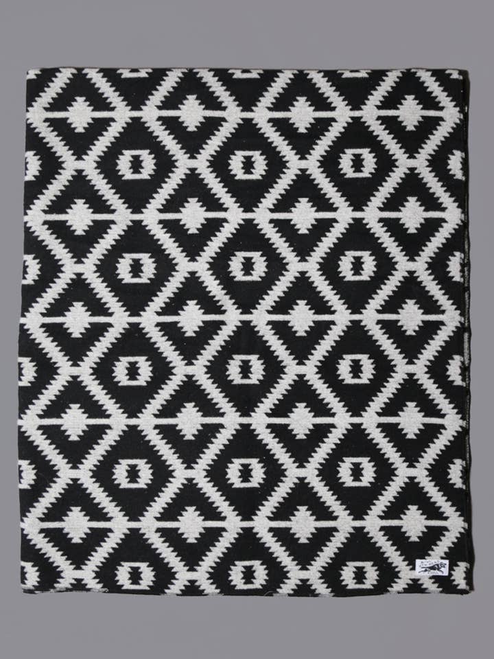 Couverture en laine - Tofino pour la vente par Muttonhead