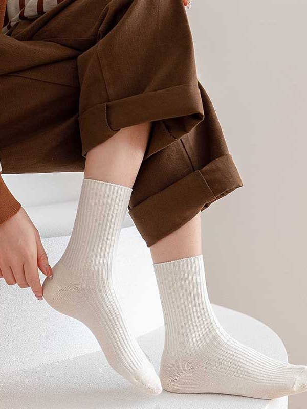 Chaussettes en coton de longueur moyenne de couleur unie pour la vente par Wholesalesir