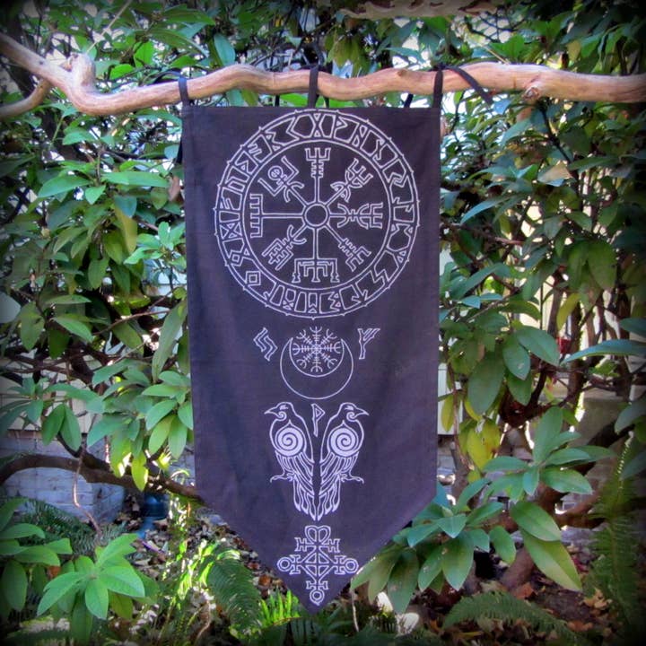 Talismana Designs - Wholesale Banner - Viking banner, printed on cotton, W/Vegvisir runes1