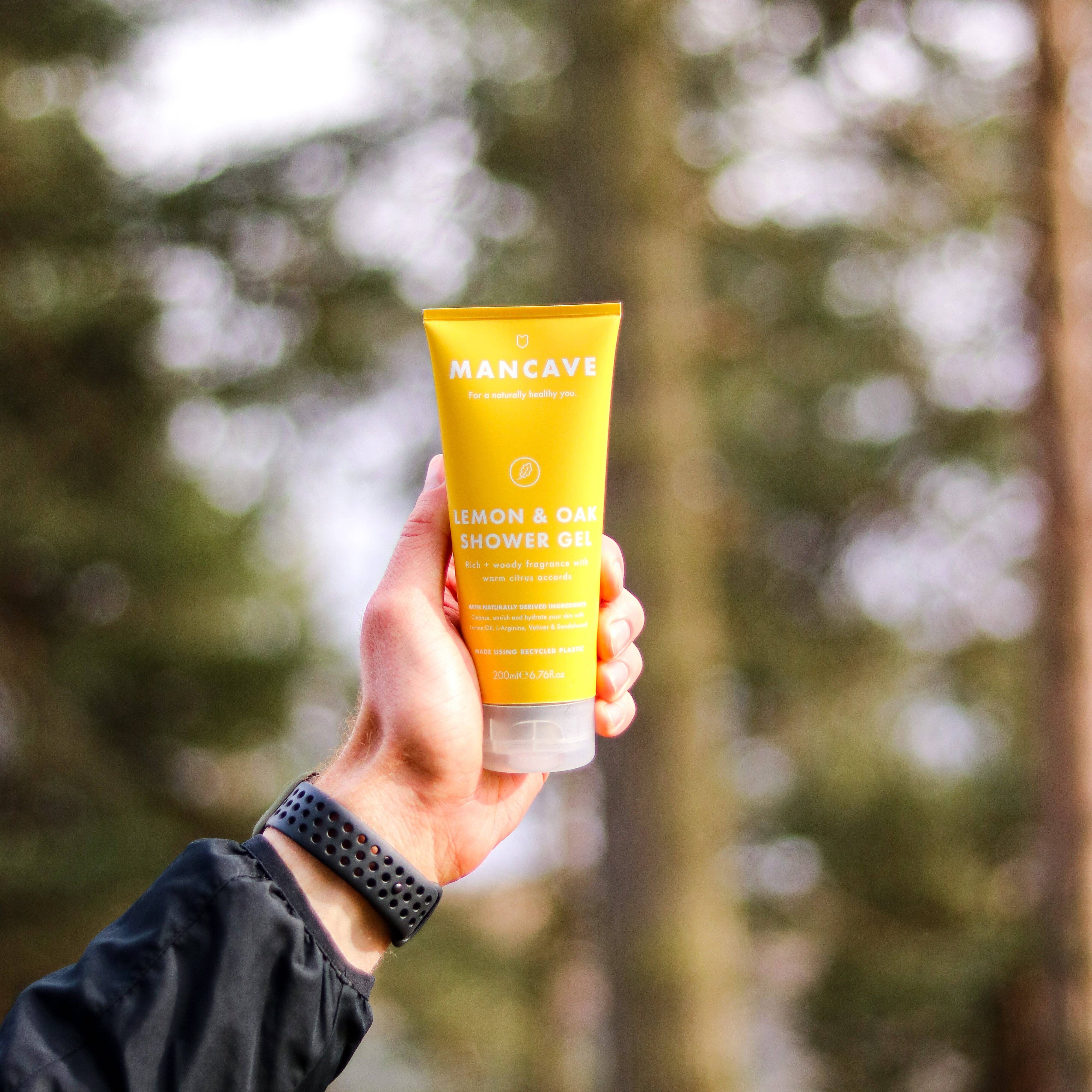 ManCave - Vendita all'ingrosso Bagnoschiuma/gel doccia - Gel Doccia Uomo | 200ml | Profumo di Limone e Quercia | Formulazione Naturale | Regalo per lui2
