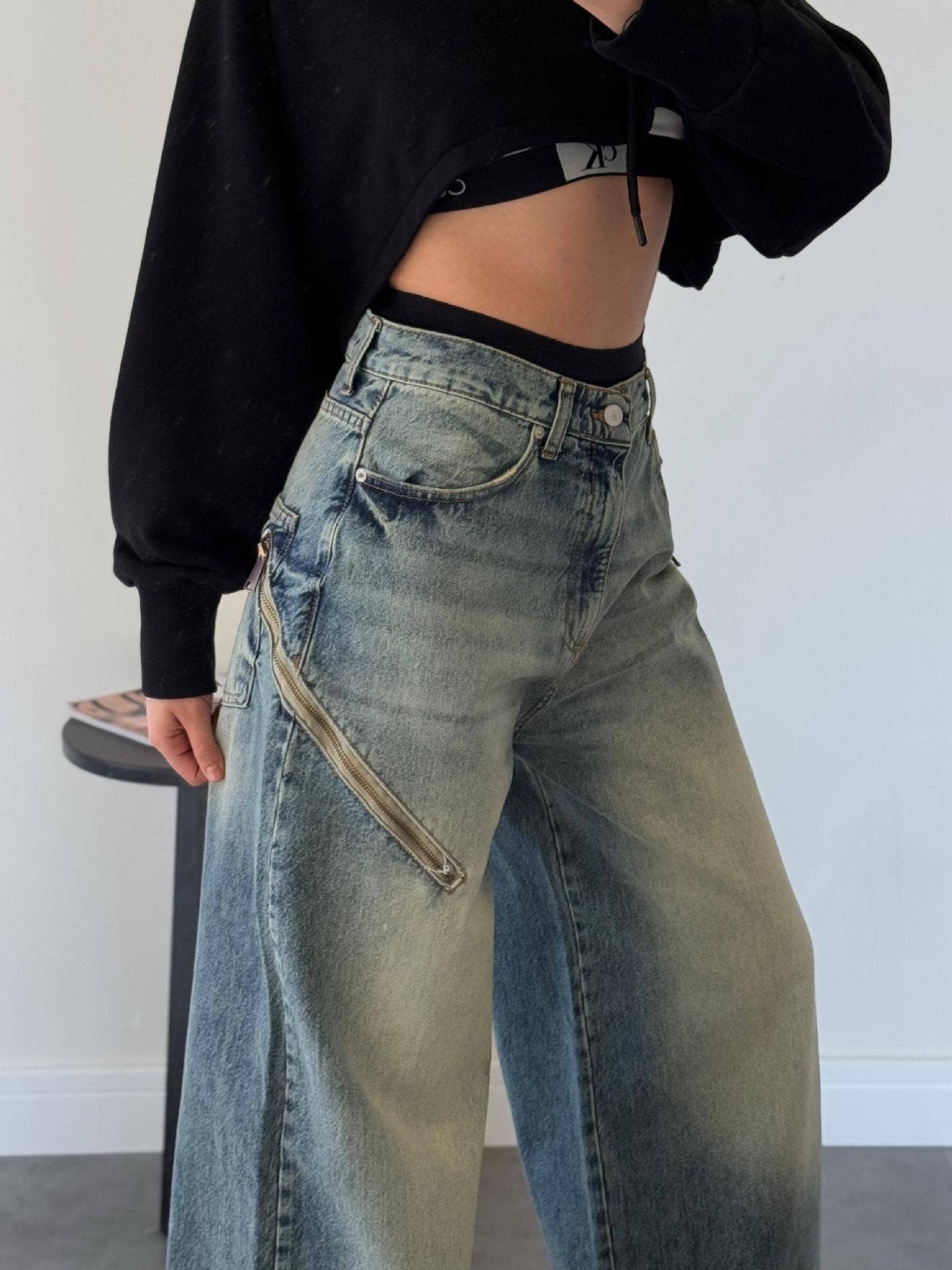 Marayn – wholesale Jeans – Women’s – Retro Street Style Gradient Distressed Denim Jeans6