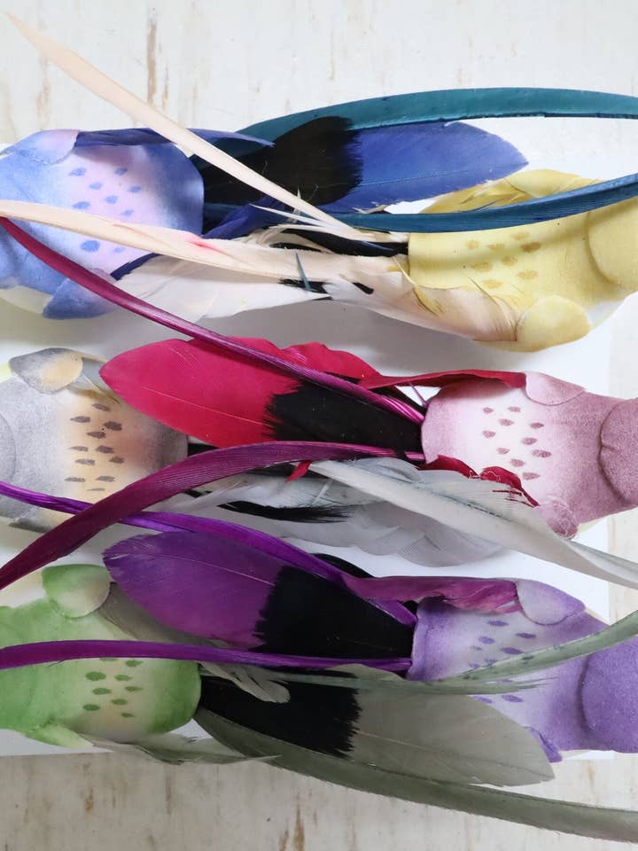5.5" Feather Bird with Clip for wholesale by Tremont Floral Supplies