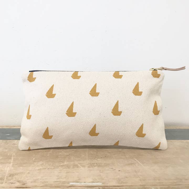 Yolk Sailboats - Bolsa de embrague con cremallera para venta al por mayor de Erin Flett