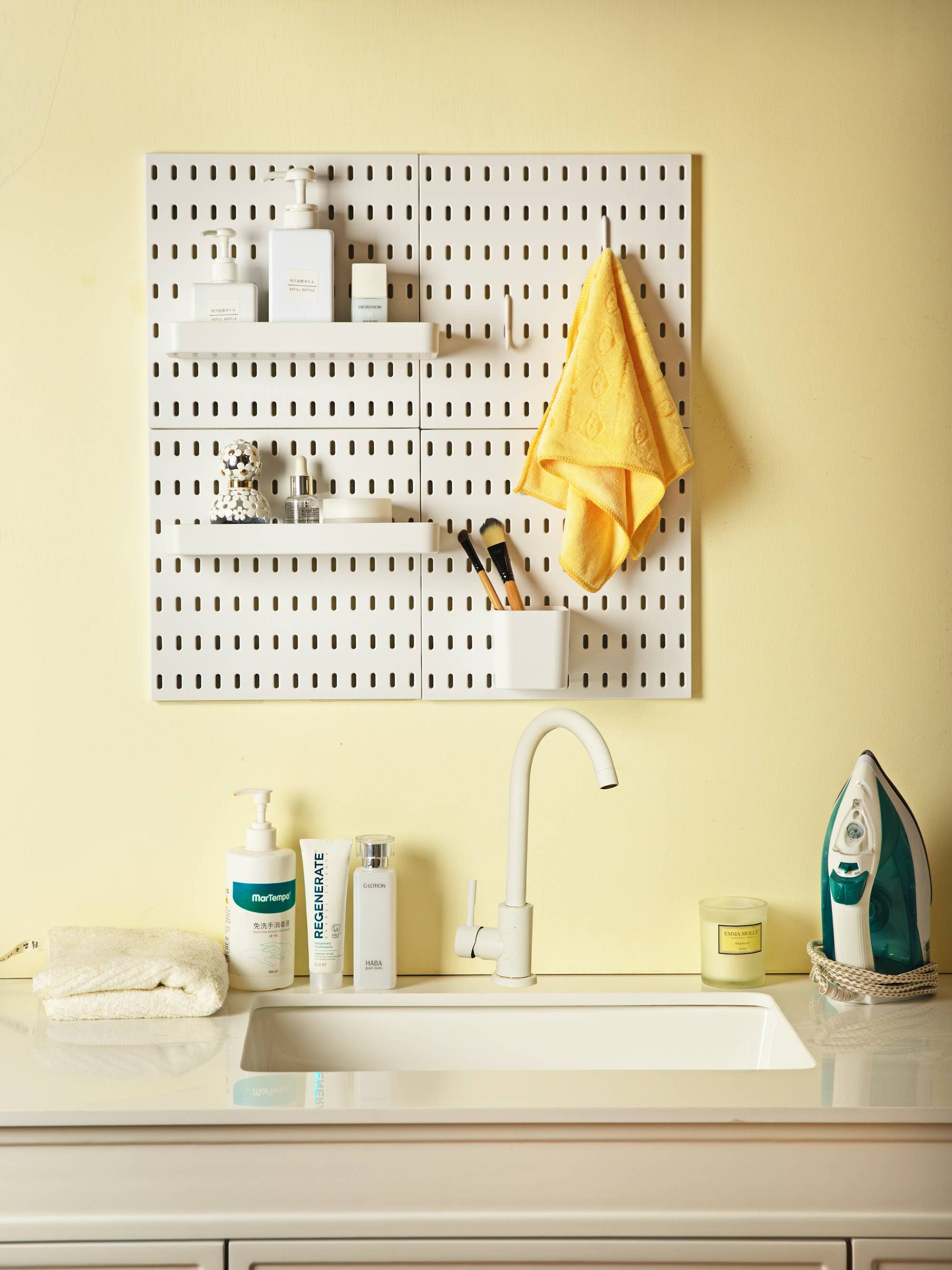 Keepo – wholesale Wall-mounted shelf – Keepo 4Pcs Pegboard And Accessories Wall Organizer Kit White4