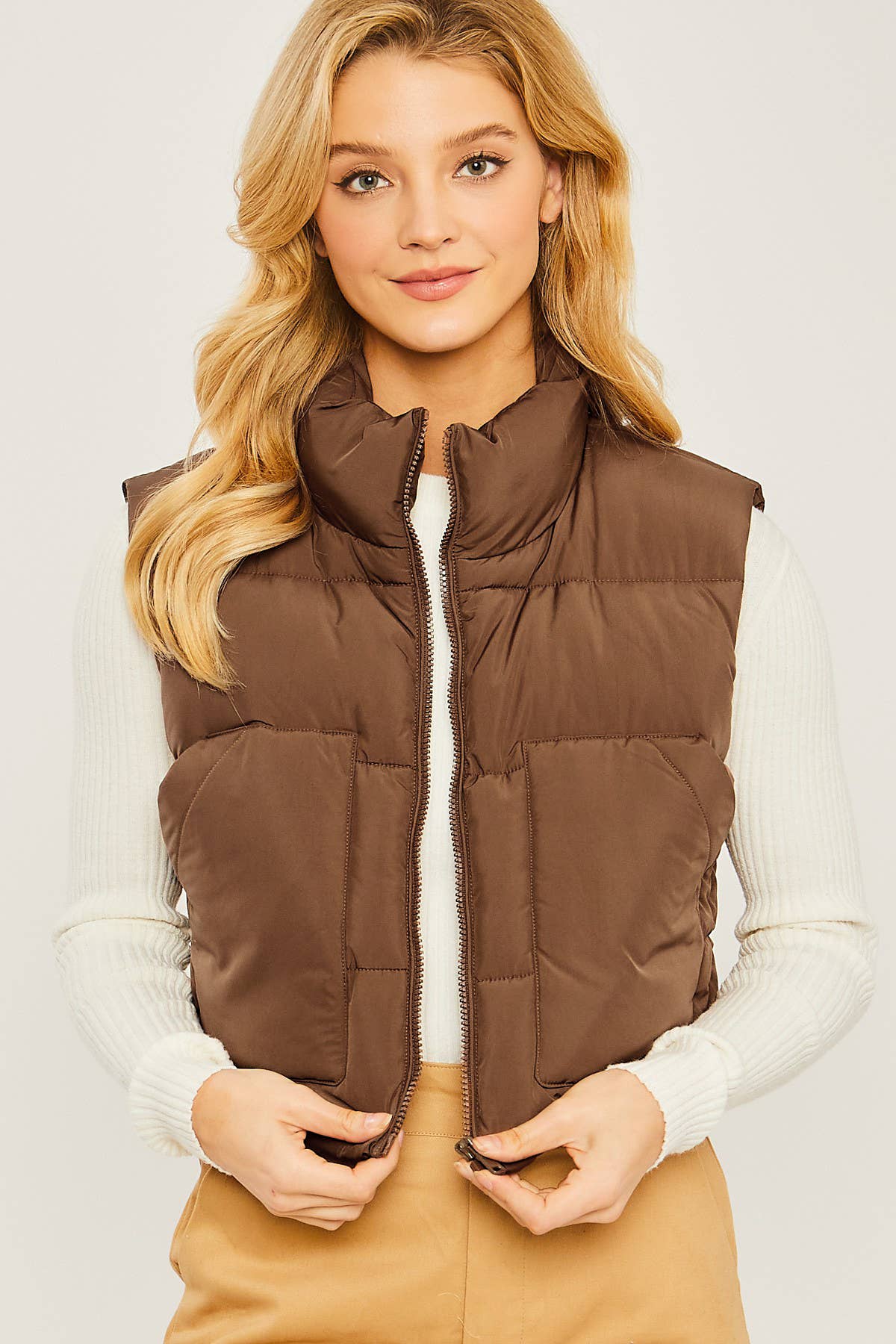 42POPS – Großhandel Oberbekleidungsweste – Damen – .Pufferweste mit Taschen7