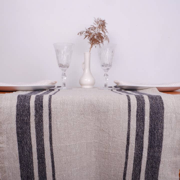 NorraVilla – wholesale Table runner – Black Striped - Grain - Linen Table Runner12