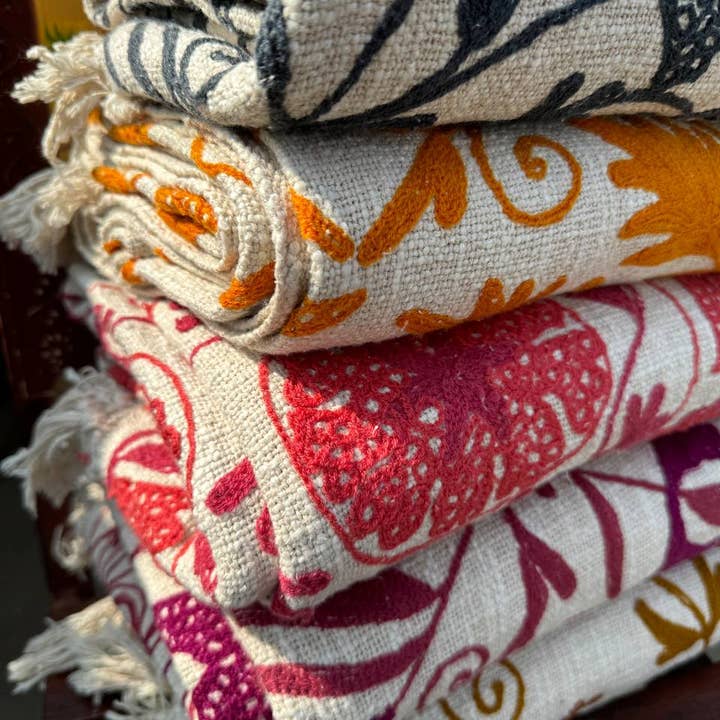GYPSY STUDIO - Wholesale Throw Blanket - Cotton Suzani Embroidery Throw 5 pieces Decorative Bed Cover2