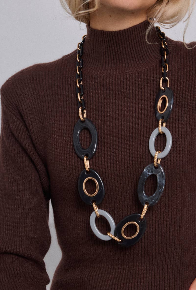 Black Fancy necklace for wholesale on Faire3