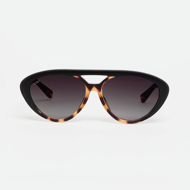 sunglasses Bicolor tortoise/black with black gradient lenses for wholesale by TIWI