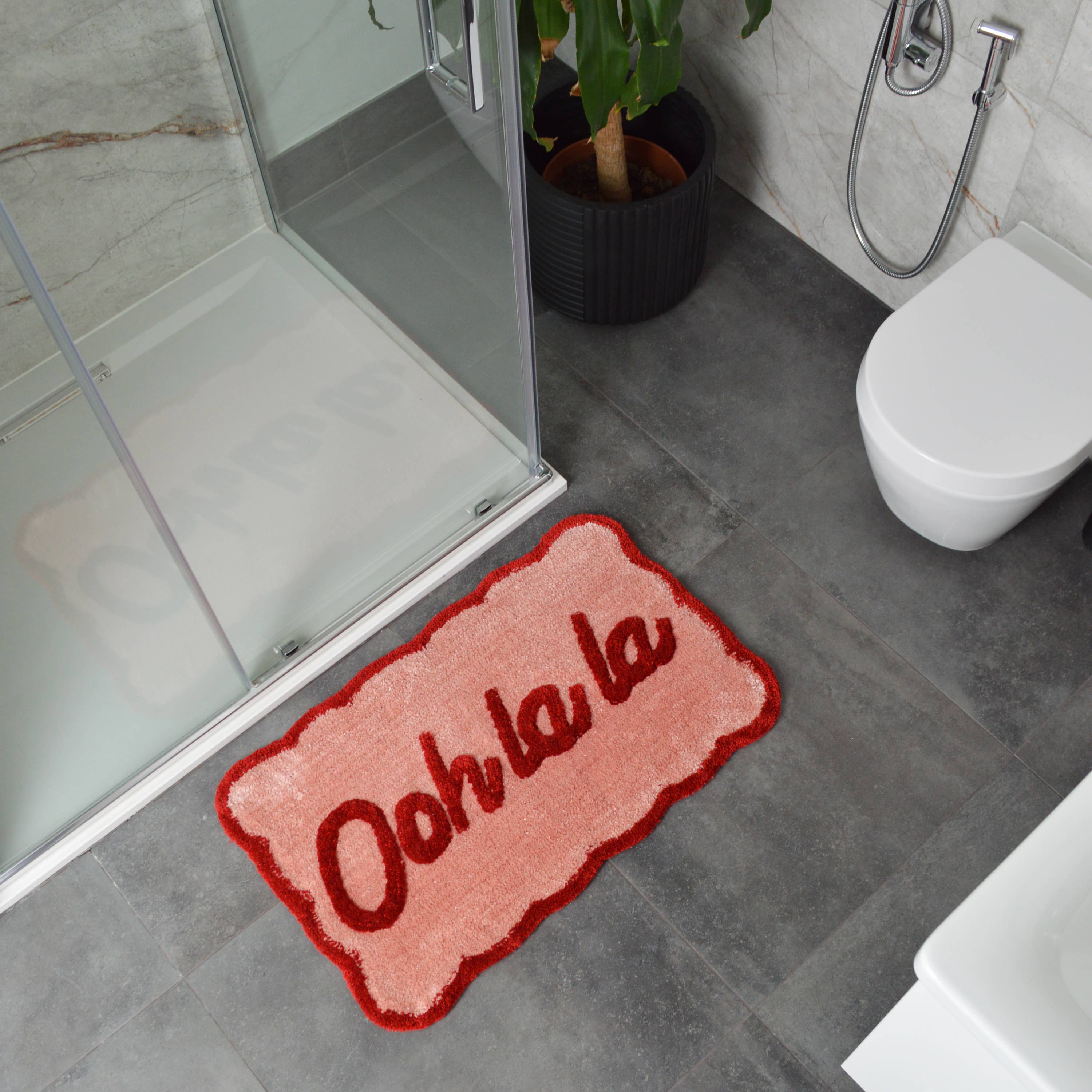 Allure Bath Fashions - Wholesale Bath Mat - Ooh La La Slogan Scallop Bath Mat Non Slip - Scalloped Rug7