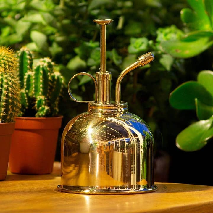 Pulverizador de Agua de Metal Vintage Pulido Latón Macizo 300ml para venta al por mayor de Wholesale Gifts Tomorrow