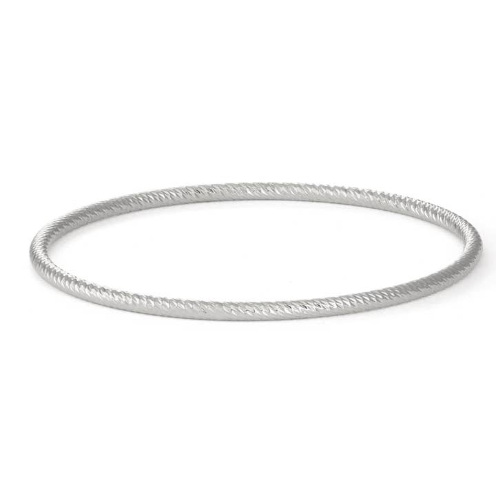 Bracelet en tube ondulé à enfiler en métal argenté pour la vente par Luxe on Main LLC