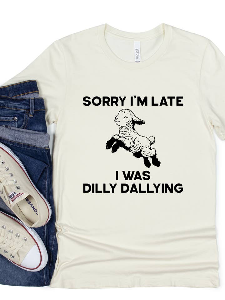 MI DISPIACE PER IL RITARDO MAGLIETTA GRAFICA per la vendita all'ingrosso da parte di Boho Bloom Emporium