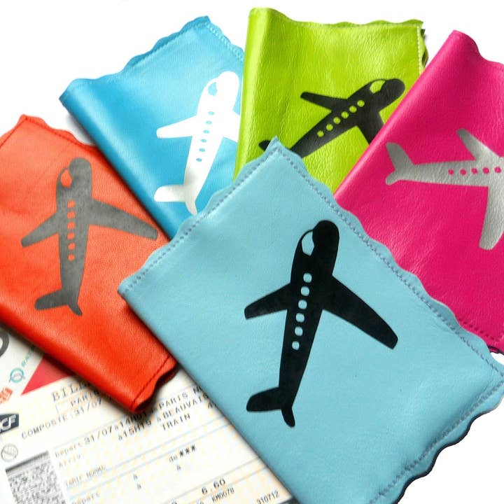 Retro Plane Scalloped Leather Passport Cover for wholesale by Bambina di Cioccolato