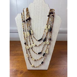 Collier à 5 brins effilés pour la vente par Shae's Resale