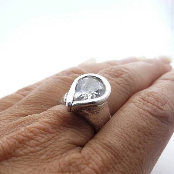 Tår av glädje i unik silverring för wholesale av ArtBi Design