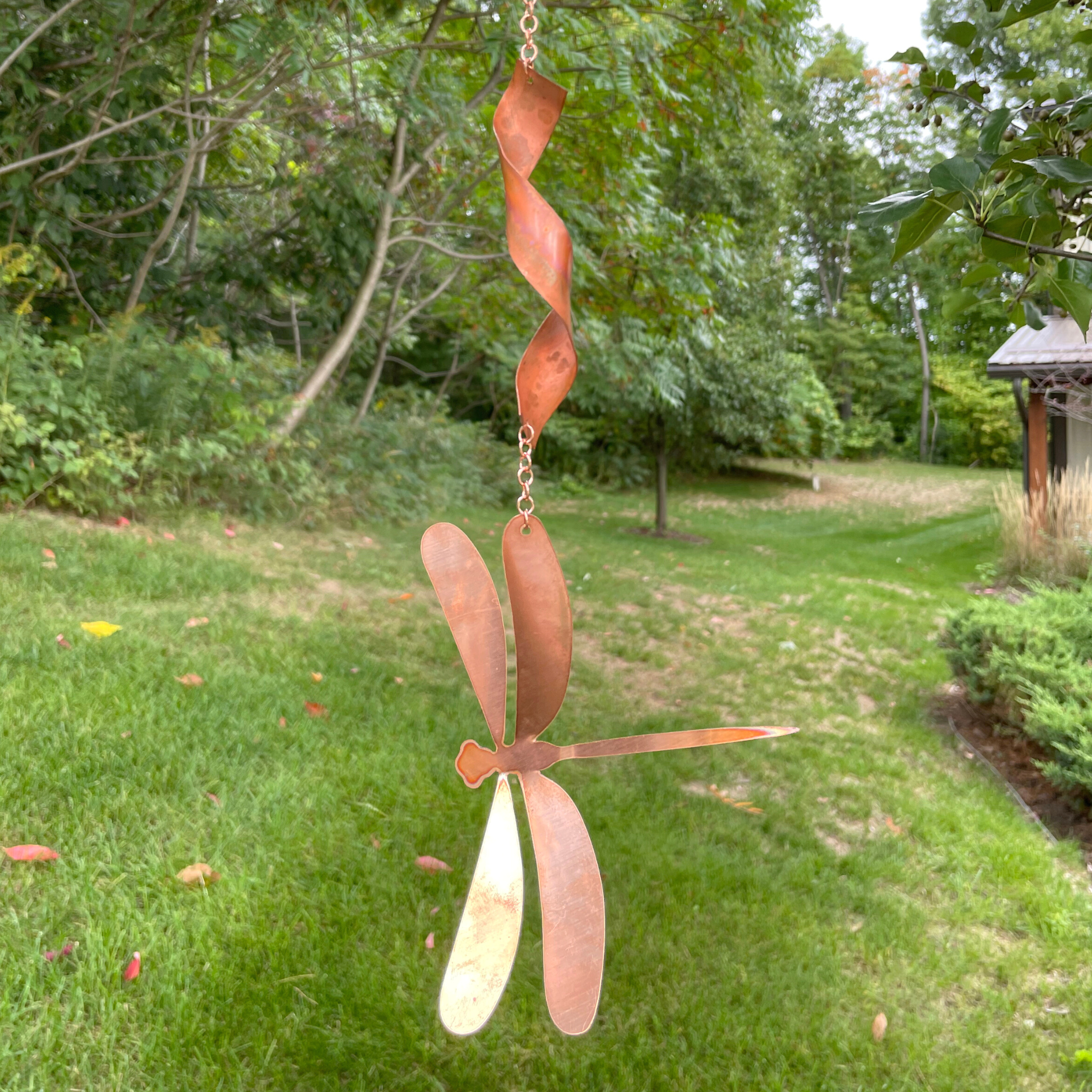 Clever Goods by Annabelle Noel Designs - Venta al por mayor Molinillos de viento - Grandes espirales de cobre natural - Mariposa o libélula3