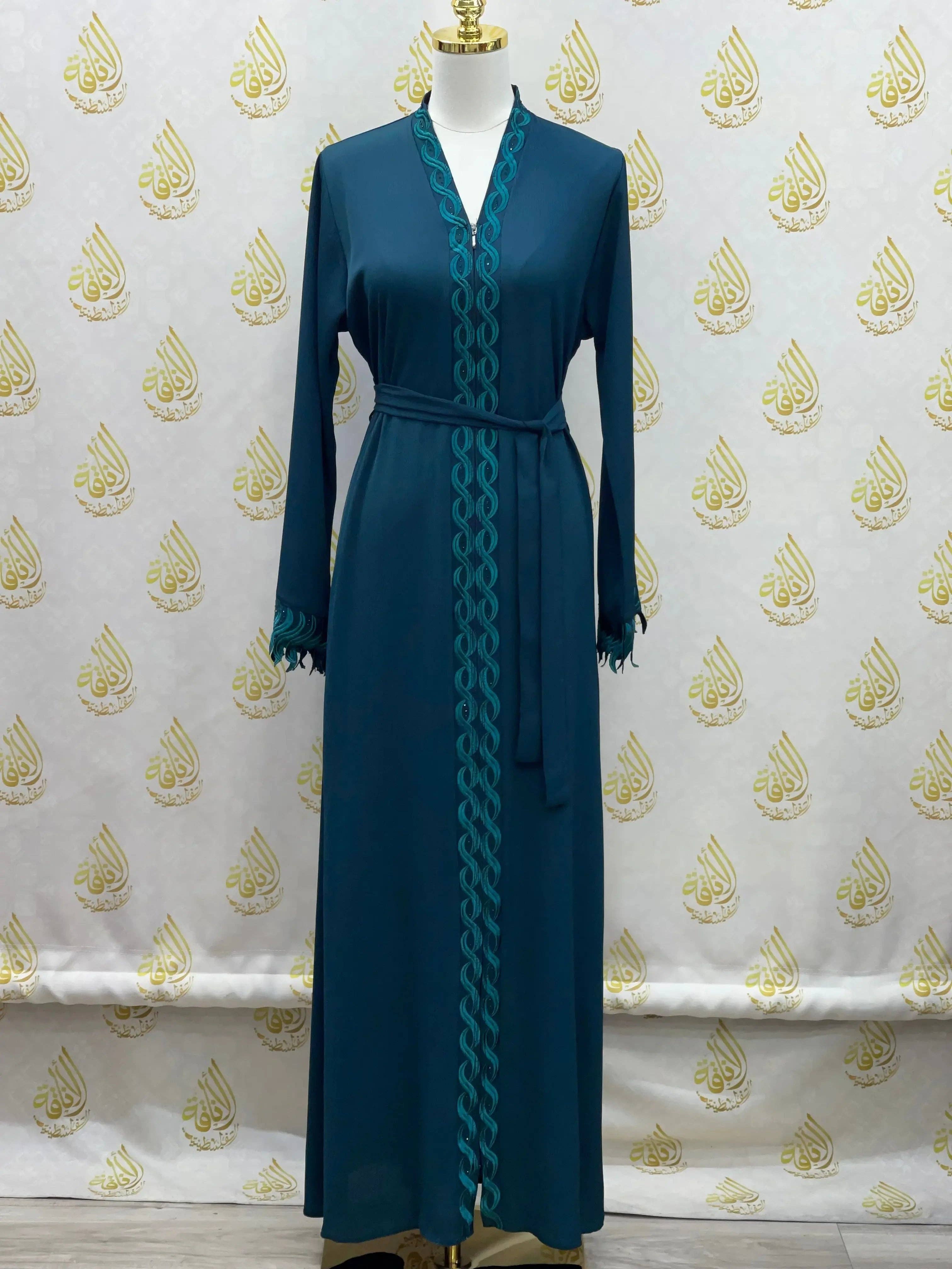 Palestinian Elegance - Wholesale Kaftan - Women's - Elegant Abaya: Style and Sophistication in Harmony4