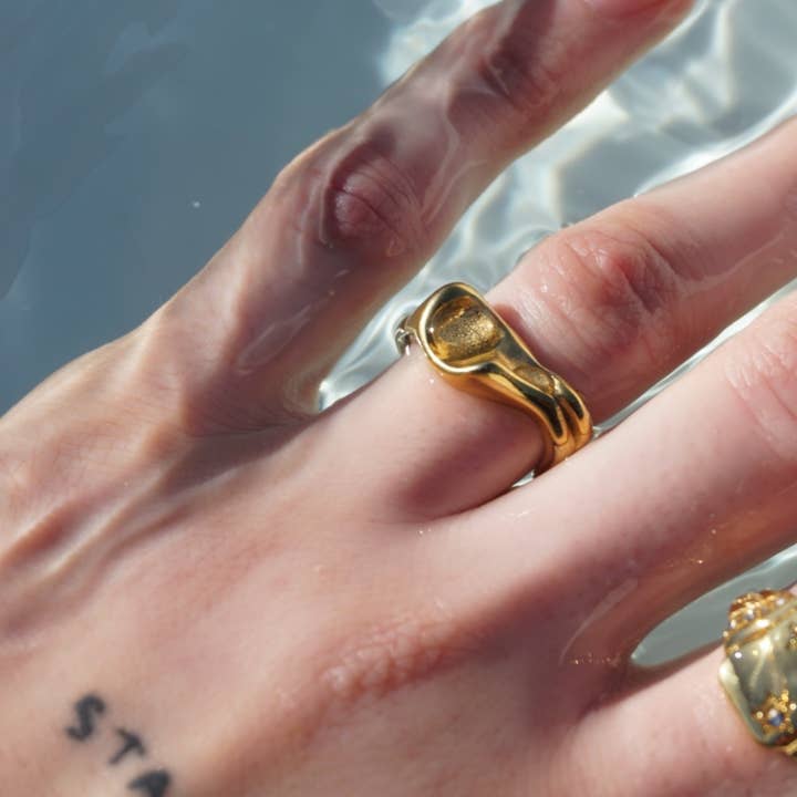 Rue Roosevelt - Wholesale Band/stacked ring - 18k Gold Plated Molten Ring2