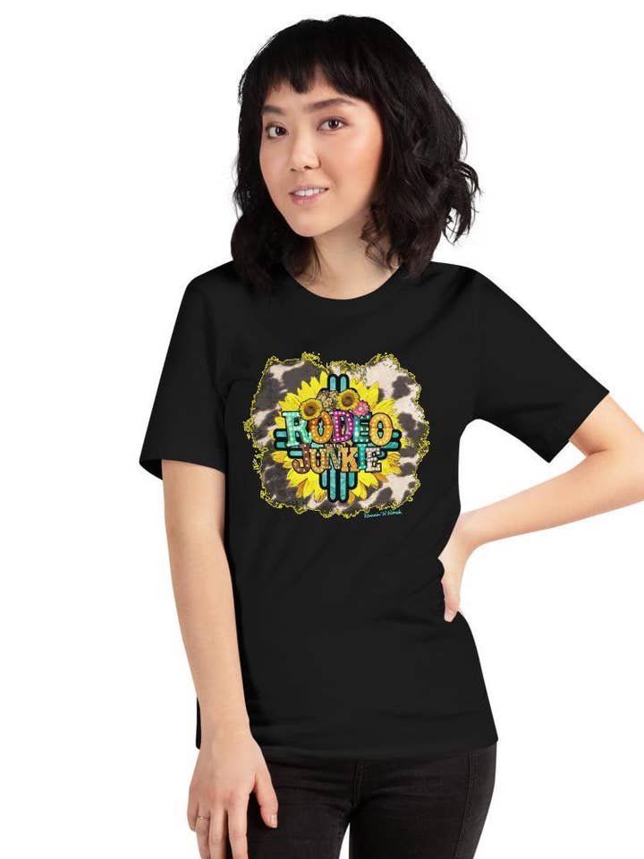 T-shirt Rodeo Junkie pour la vente par Runnin' R Ranch