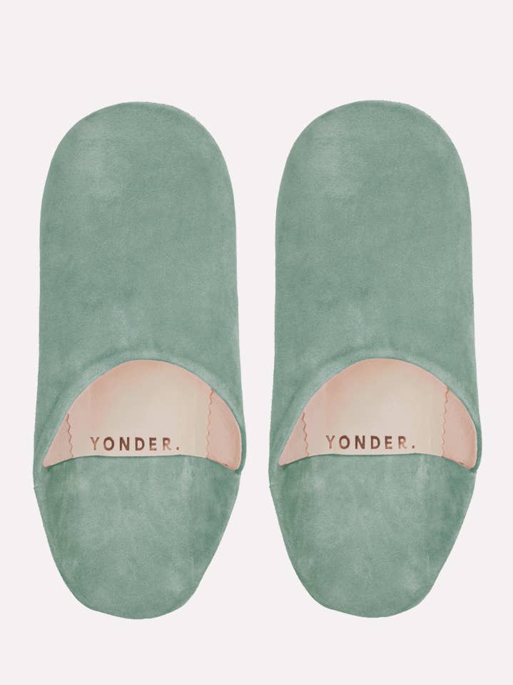 YONDER. - Vente Chaussons – unisexe - Pantoufles babouche en daim | Sage