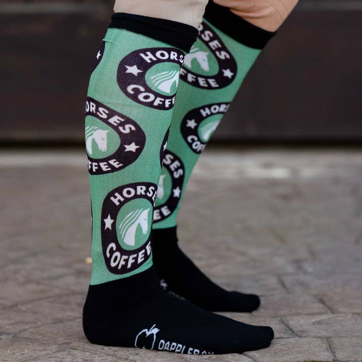 Chaussettes Dapplebay Slick Boot - Chevaux & Café pour la vente par Dapplebay