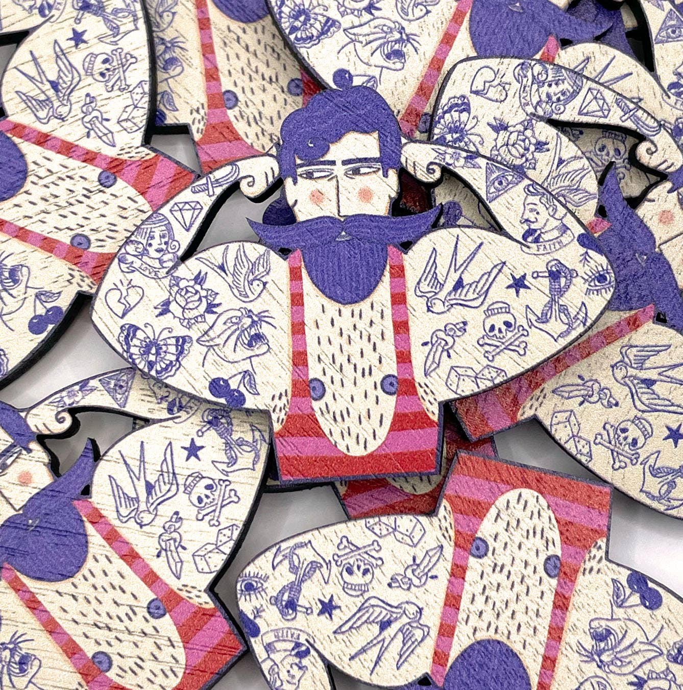 Su Owen - Vente Broches - Broche en bois vintage homme fort de cirque2