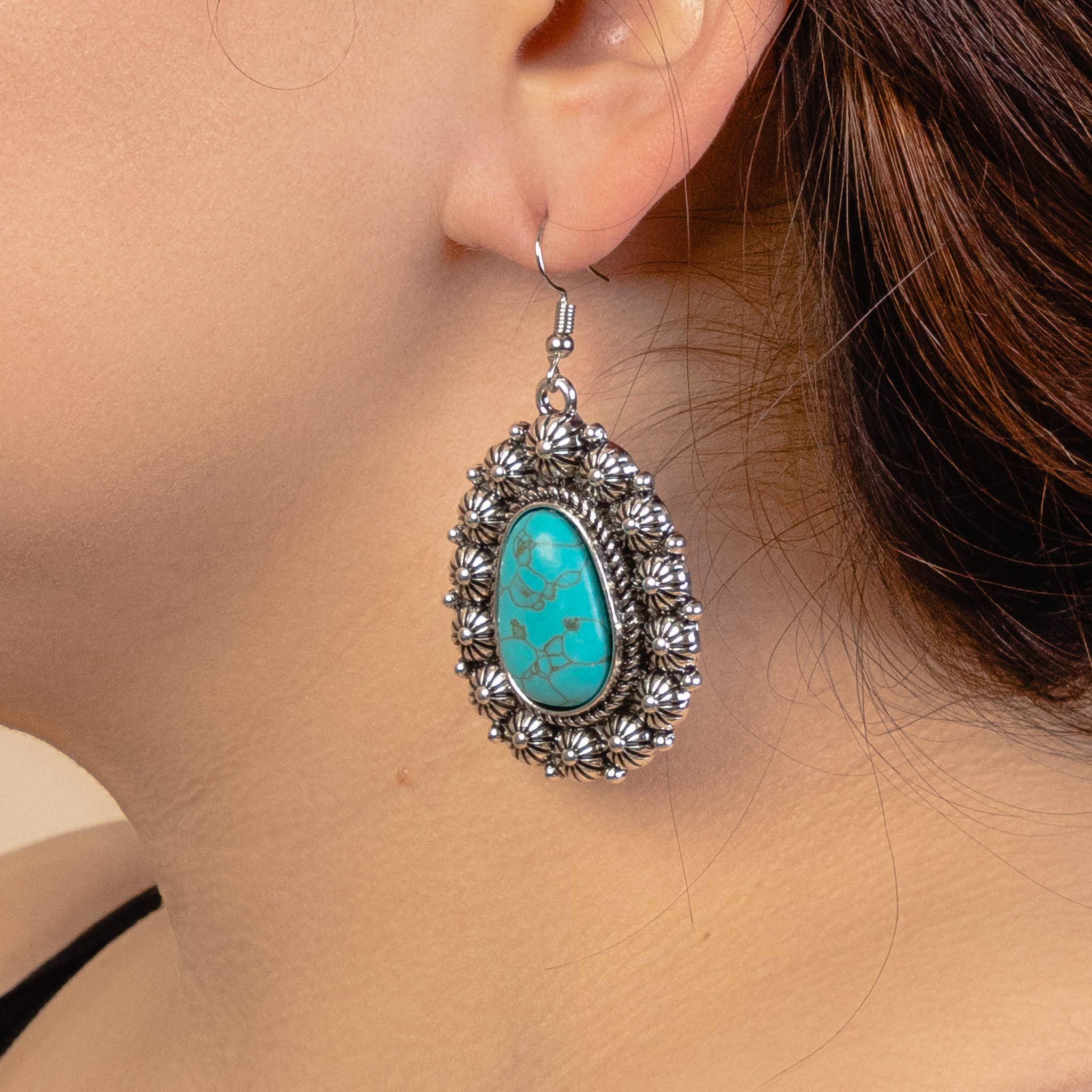 Your Fashion Wholesale - Vendita all'ingrosso Orecchini pendenti - Orecchini a Fiore di Zucca - Pietra Turchese con Gancio a Pesce1