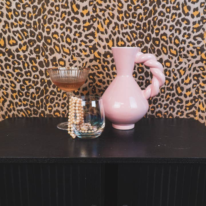 Housevitamin bv - Wholesale Vase - Vase - Twisted Handle - Dolomite - Pink - 17.5x13.5x22cm3