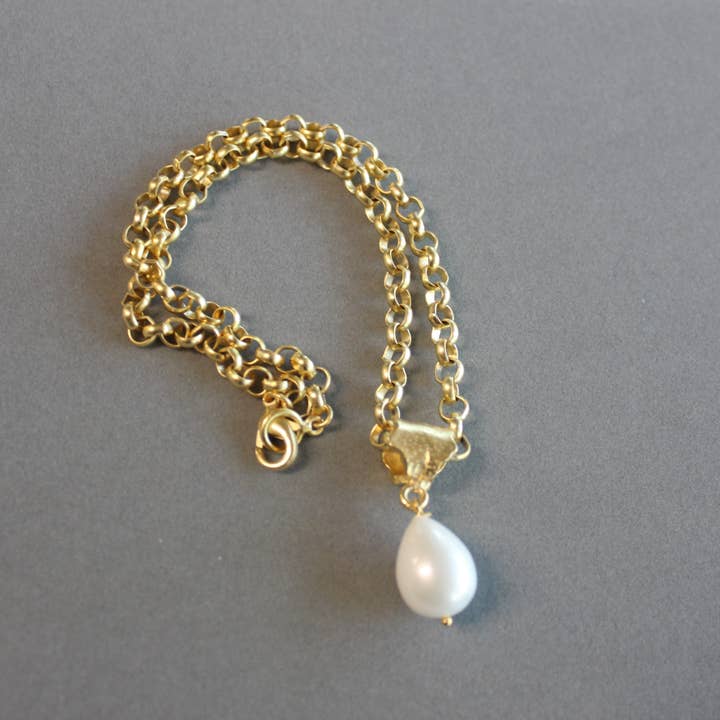 16-18" vedhalskæde med dråbeformet skalperle for engroshandel hos Weisinger Designs