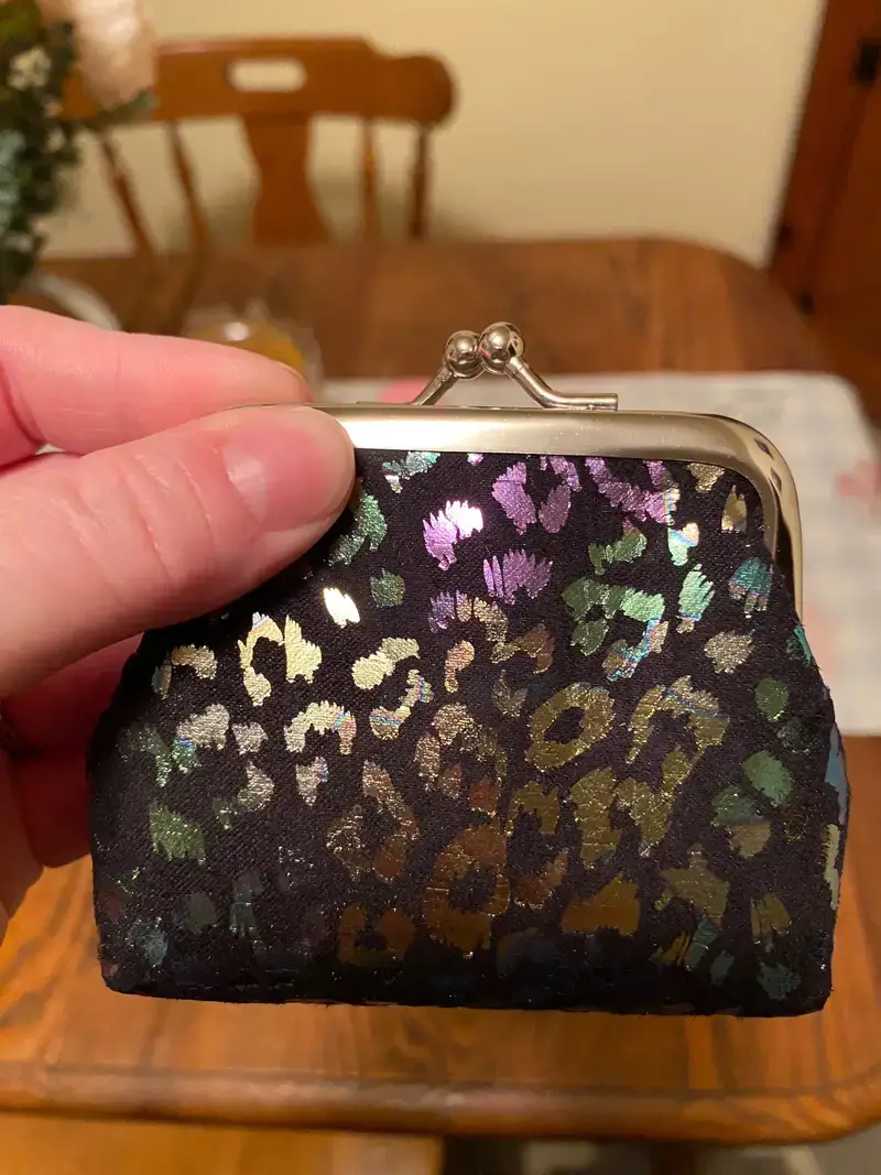 Magnifique Hearts - Wholesale Coin purse – Women’s - Stylish Coin Purse - Geometric Pattern - Cosmetics & Keys1