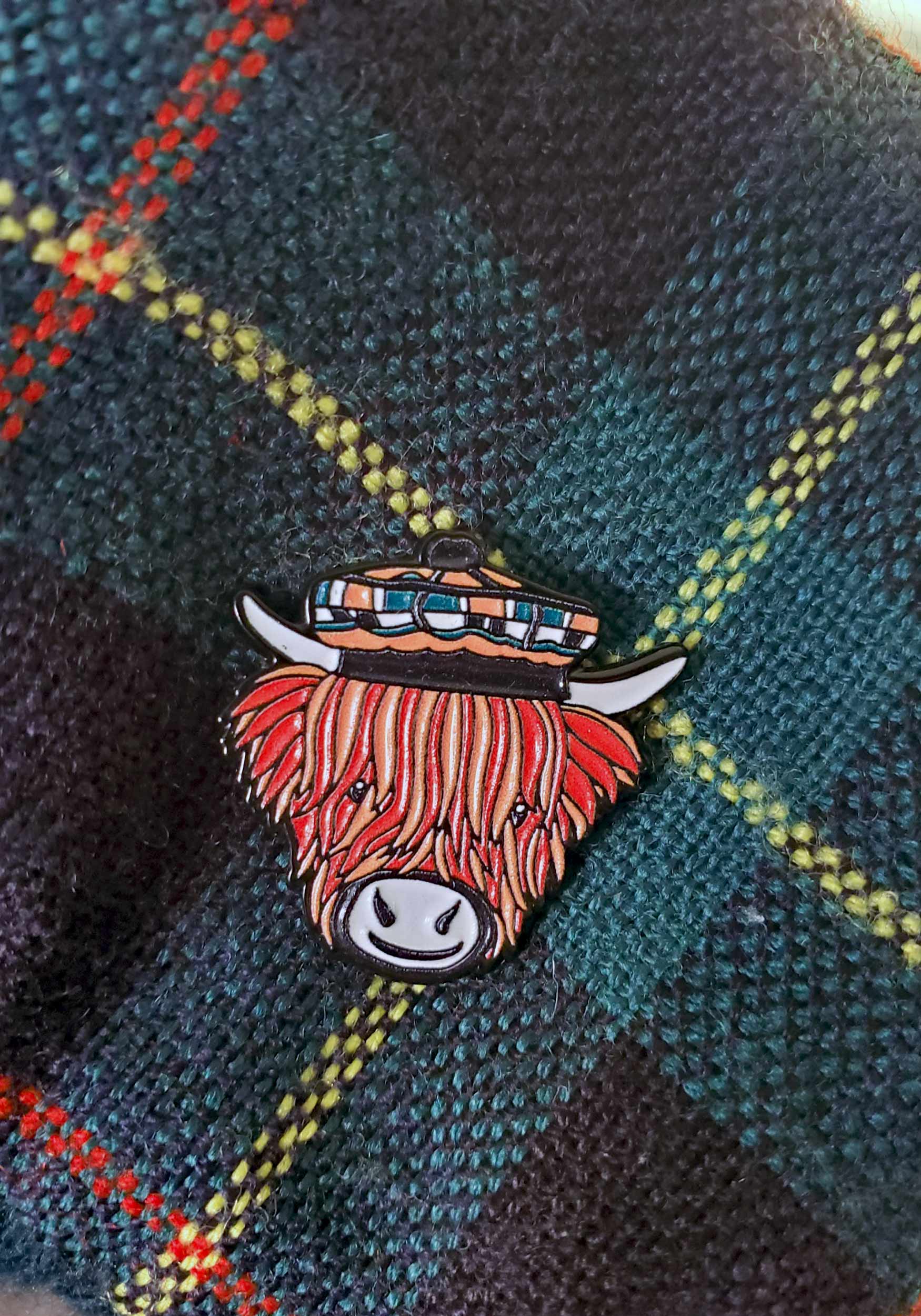 Wee Wishes - Wholesale Lapel Pin/Button - Highland Coo Enamel Pin Badge WWPB012