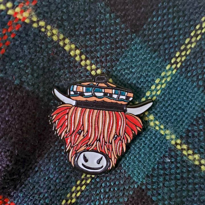 Wee Wishes – wholesale Lapel pin/button – Highland Coo Enamel Pin Badge WWPB012