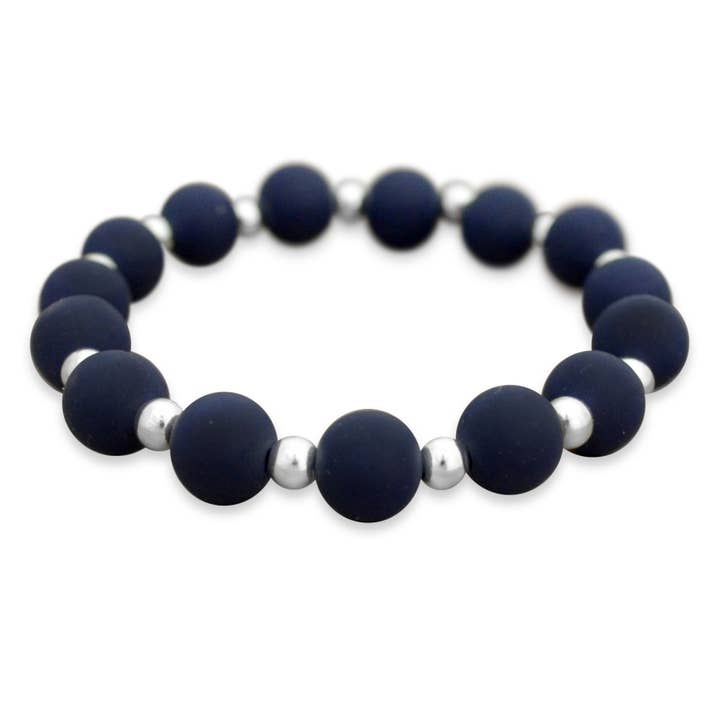 Bracelet extensible en silicone bleu marine avec perles Zoey pour la vente par From The Heart