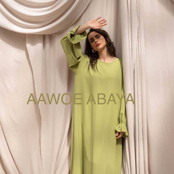 Abaya en soie de Médine avec manches tulipe - 2332 et autres tendances Résultats pour caftan inde en vente B2B. Retours gratuits et paiement à 60 jours sur Faire sur Faire.