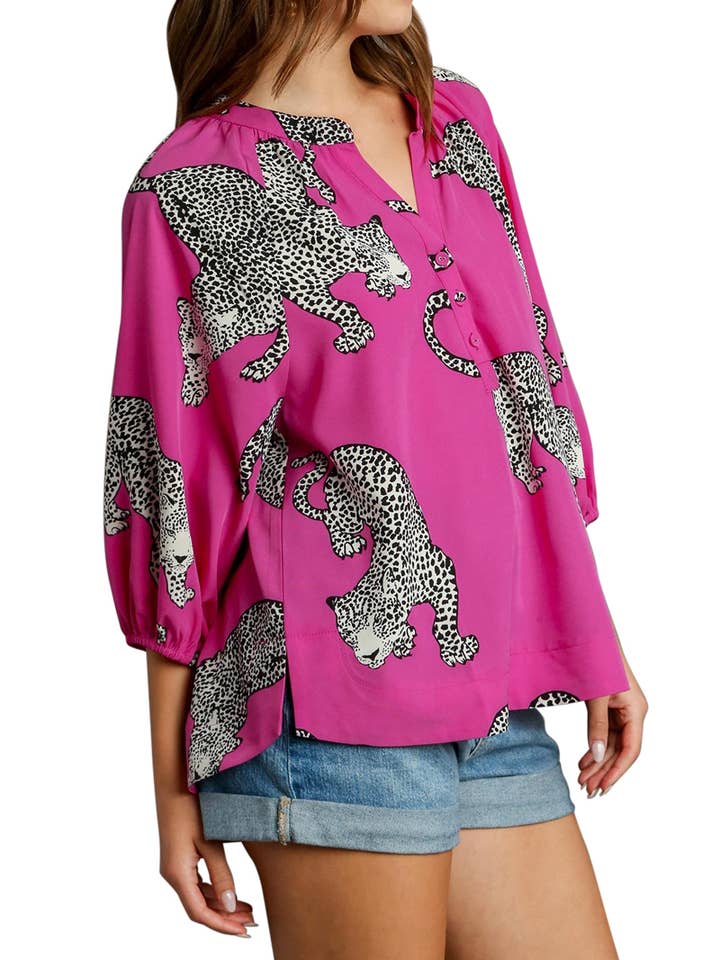 Top dal taglio squadrato con stampa ghepardo e bottoni centrali con maniche a 3/4 per la vendita all'ingrosso da parte di Vanilla Monkey