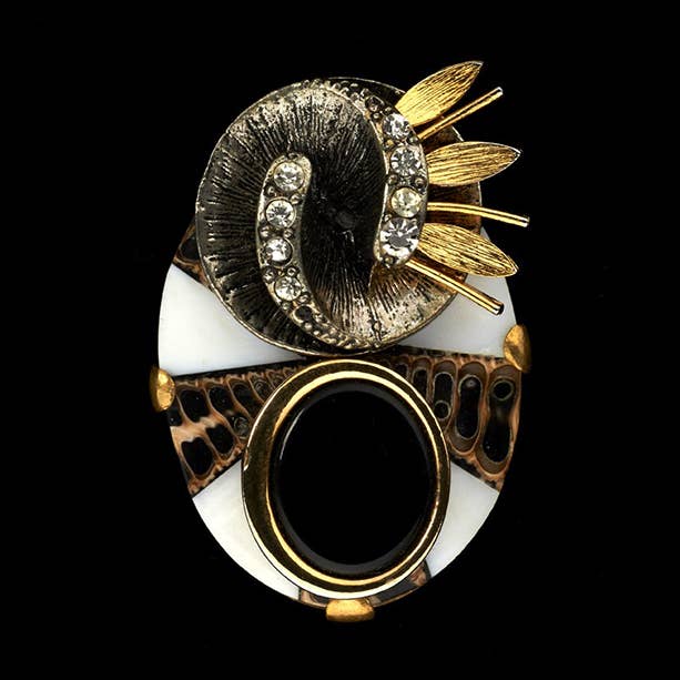 Celebration Collection Vintage Kristall Staplad Ring för wholesale av Ludmila - Unconventional Jewelry