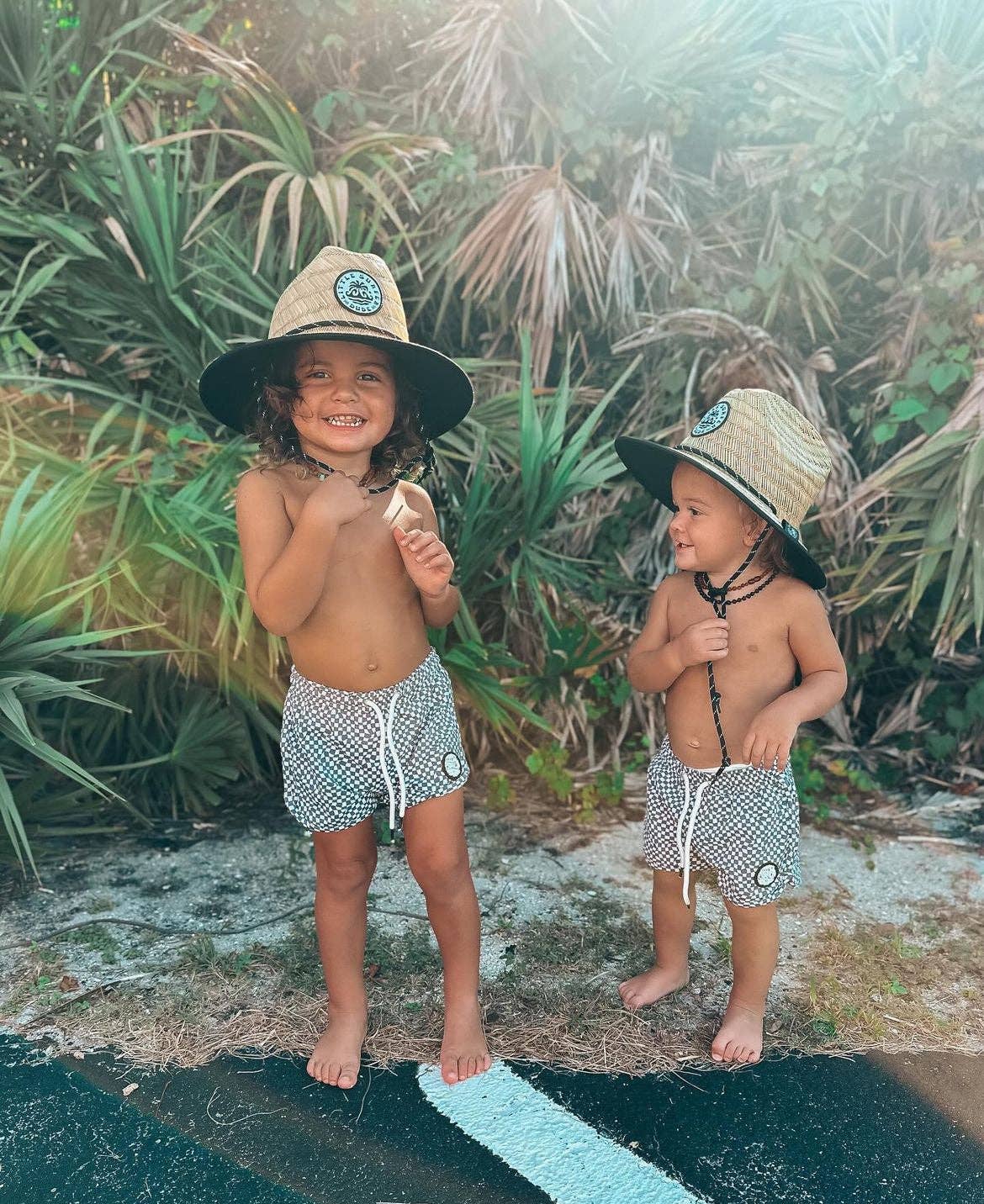 The Little Surfer Dude - Wholesale Kids Hat - Kids - Black and White Baby Straw Hat1