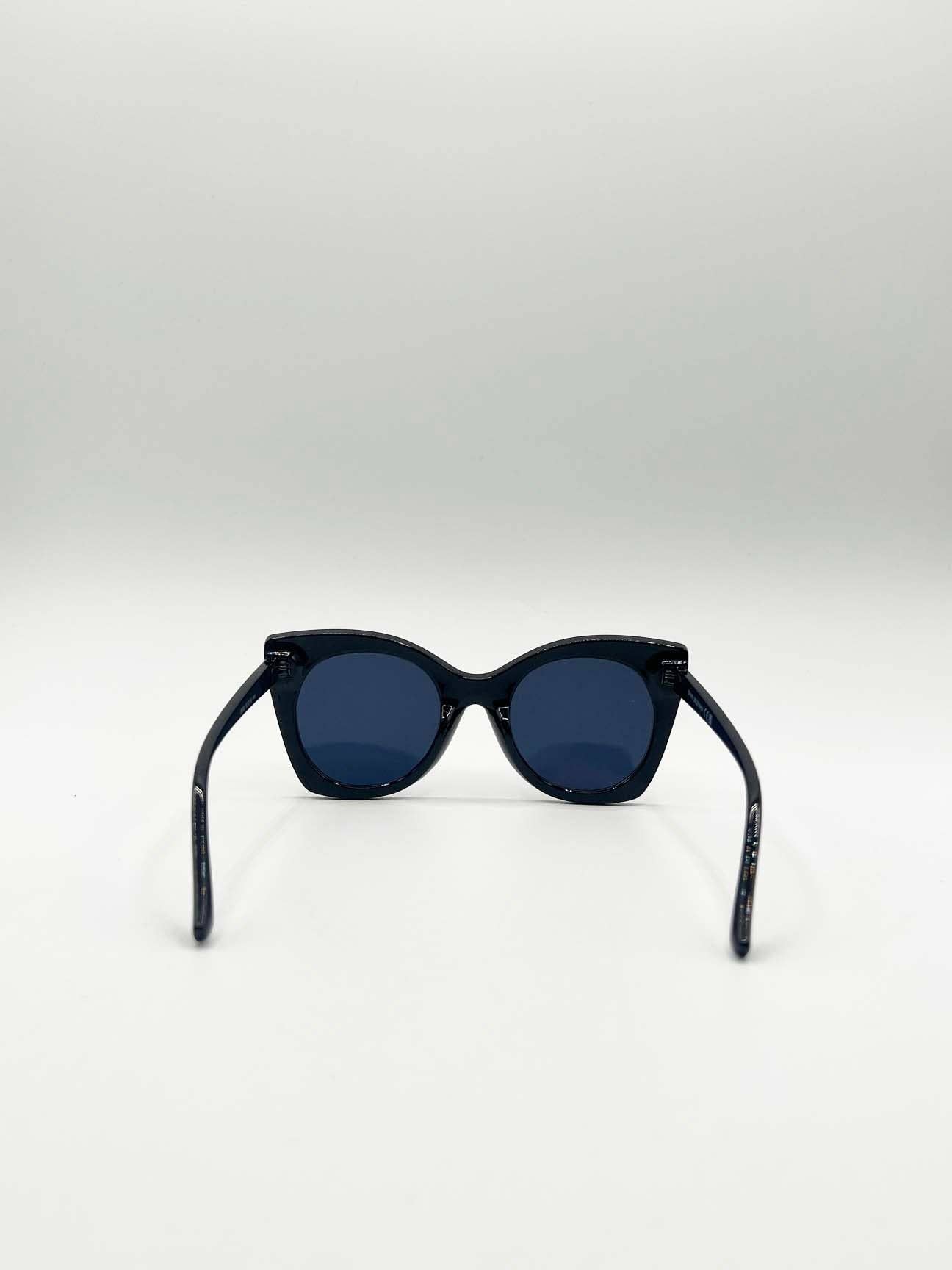 Oversized Round Cat-Eye Sunglasses in Black for wholesale on Faire3