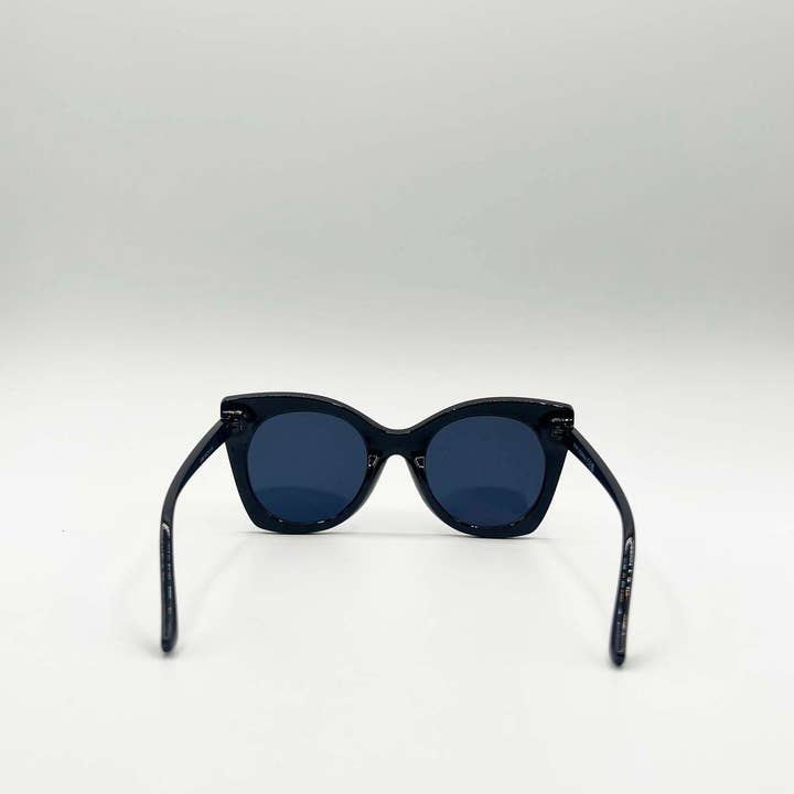 Oversized Round Cat-Eye Sunglasses in Black for wholesale on Faire3