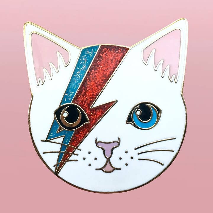 KITTY STARDUST - ÉPINGLE EN ÉMAIL pour la vente par Dirty Lola