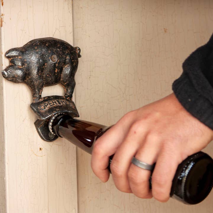 Foreside Home & Garden - Wholesale Bottle/Wine Opener - Farmhouse Black Metal Pig Wall Mount Beer Bottle Opener