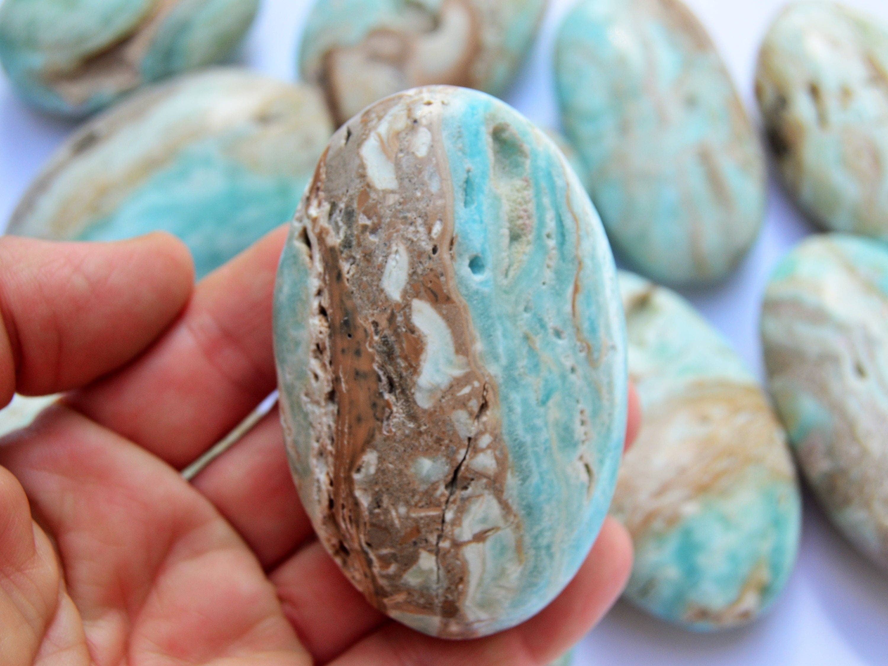 Kaia & Crystals - Wholesale Spirituele steen/kristal - Blauwe aragoniet palmsteen 1 kg (6-10 stuks) - (50 mm - 80 mm)2